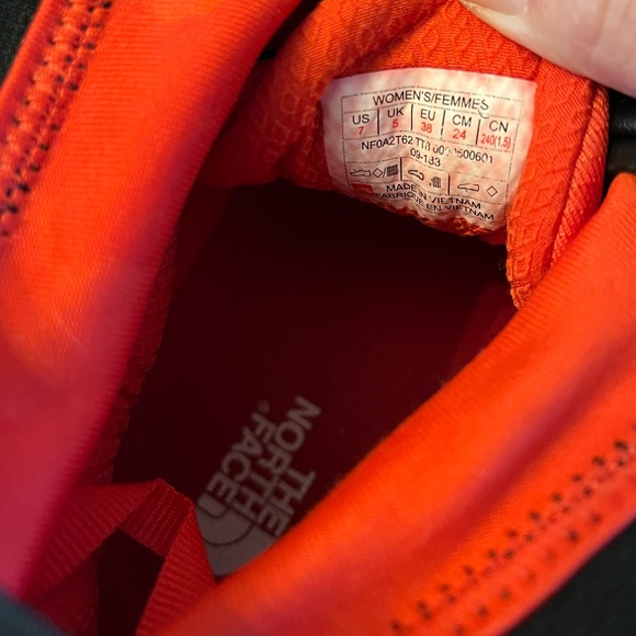 SOLD / The North Face Ultra MT Winter Runners - Picture 7 of 12